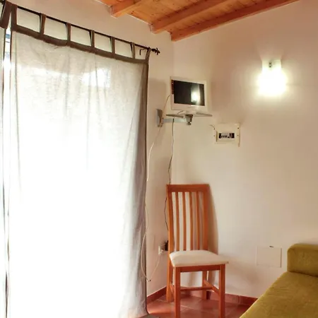 Cosy In With Shared Pool - 45 Sqm 아파트 *